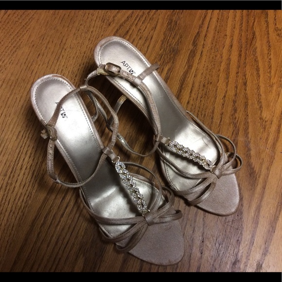 Apt 9 gold heels - Picture 1 of 3